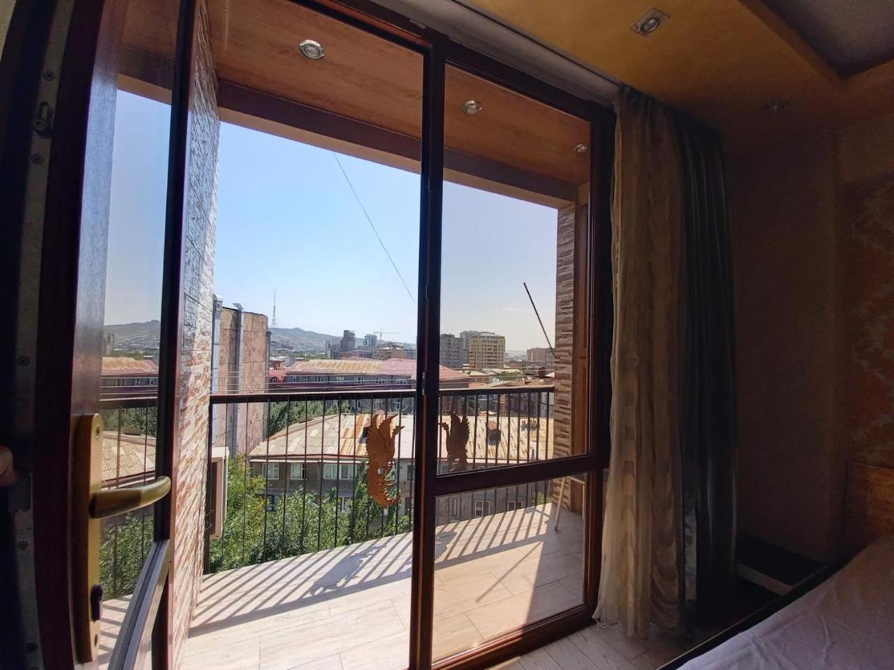 Gevorg'S Appartment Yerevan Exterior photo